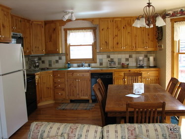 Elk cabin has a spacious kitchen/dining/living room.