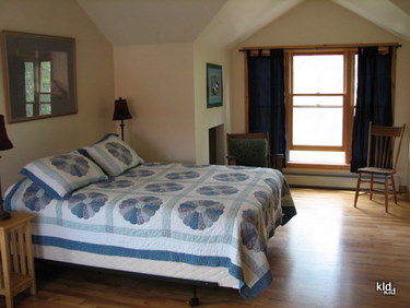 Elk cabin has 2 upstairs bedrooms.